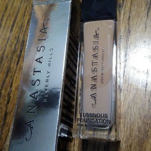 Anastasia luminous foundation